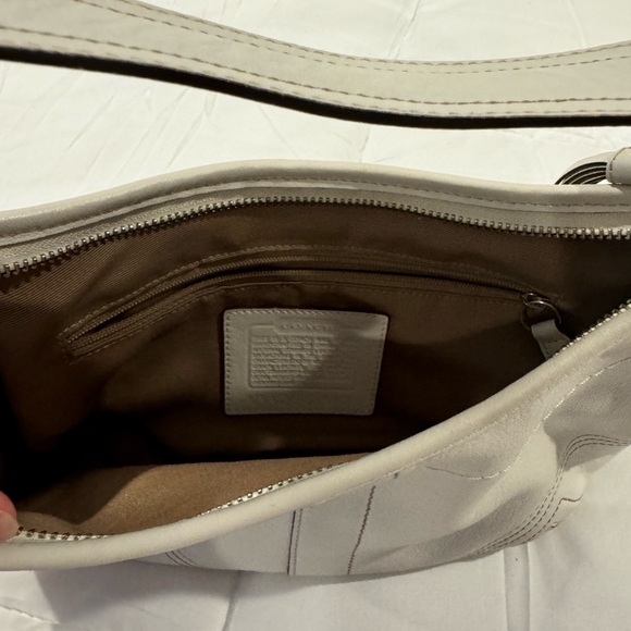 COACH Vintage White Soho Boho Shoulder Bag - Picture 2 of 3